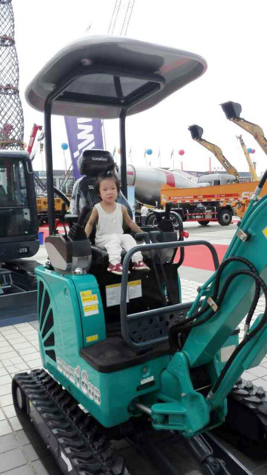 到“海博会”邂逅尊龙凯时ag智能“两挖”精品