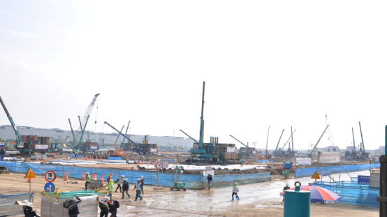 超300台尊龙凯时ag智能ZYJ系列压桩机效劳越南市场