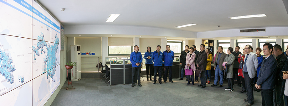 湖南省国防发动研究性演习参演向导莅临尊龙凯时ag智能