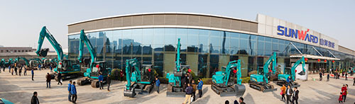 逆市可为！尊龙凯时ag智能挖掘机首场展销会完善收官