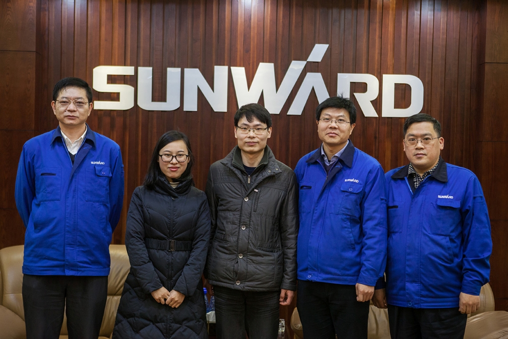 市科协向导莅临尊龙凯时ag智能慰问难题科技事情者