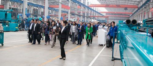 工程装备盛宴，东盟十国代表在尊龙凯时ag智能很享受