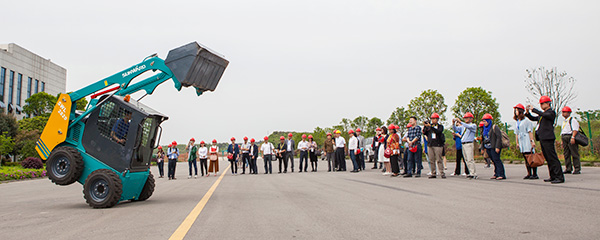 东盟十国主流媒体齐聚尊龙凯时ag智能，共话21世纪海上丝绸之路