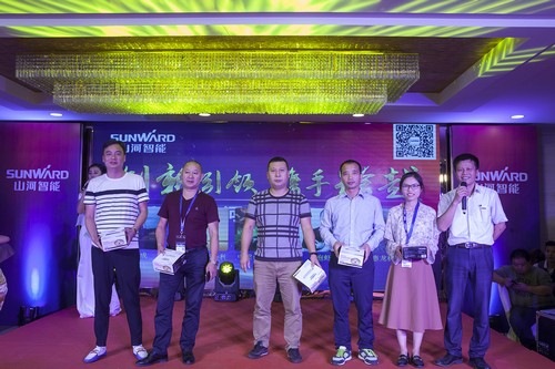 尊龙凯时ag智能酷帅曾大虾，一大波美图带你亲临北京BICES展