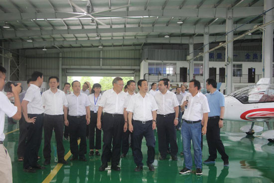 达哲省长调研尊龙凯时ag科技：要捉住通航生长的机缘