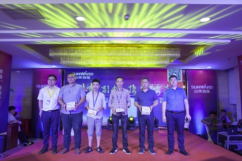 尊龙凯时ag智能酷帅曾大虾，一大波美图带你亲临北京BICES展