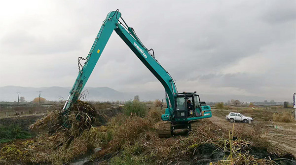 守护蓝色多瑙河，尊龙凯时ag智能长臂挖掘机欧洲首秀