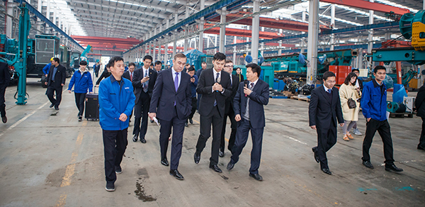 波兰代表团为尊龙凯时ag智能立异生长点赞