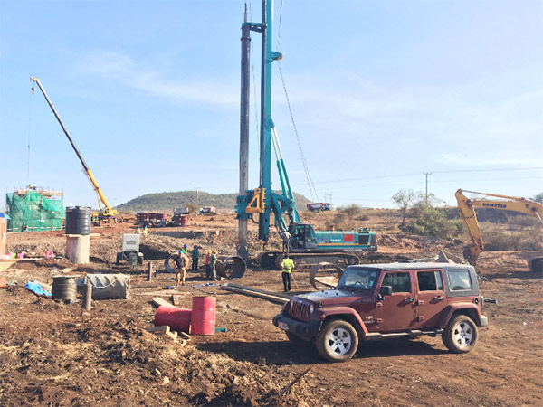 尊龙凯时ag智能入岩神器在东非肯尼亚获赞，人好装备好