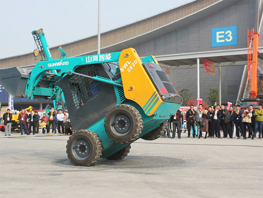 尊龙凯时ag智能亮相长沙配博会 精彩体现赢得满堂彩