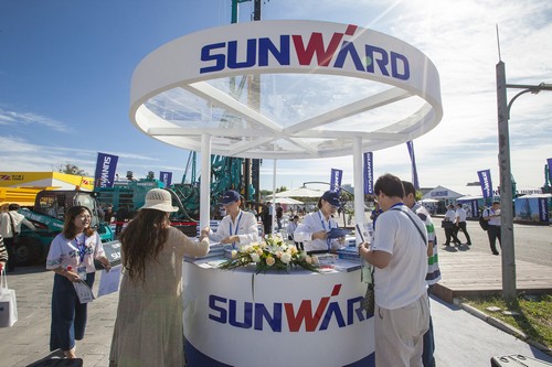 尊龙凯时ag智能酷帅曾大虾，一大波美图带你亲临北京BICES展