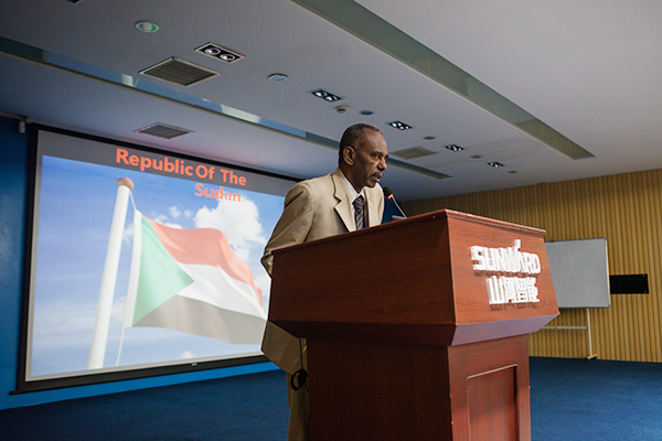 “一带一起”国家代表团到访尊龙凯时ag智能，感受“大开眼界”