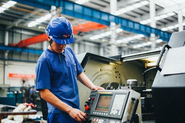 曾梦想当厨师，却成数控车工巨匠