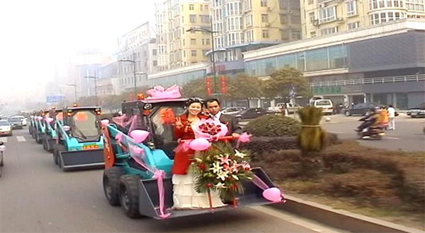 谁说机械都酷寒？这款会舞蹈的滑移显着就是热情旷达的！