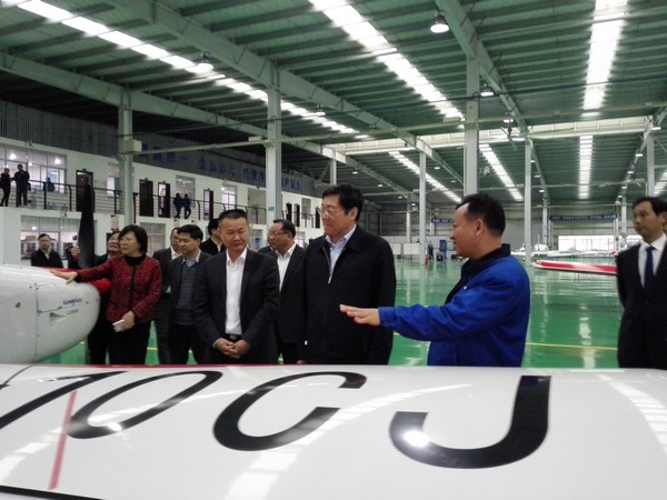 省委书记杜家毫勉励尊龙凯时ag智能：做大做强航空航天工业