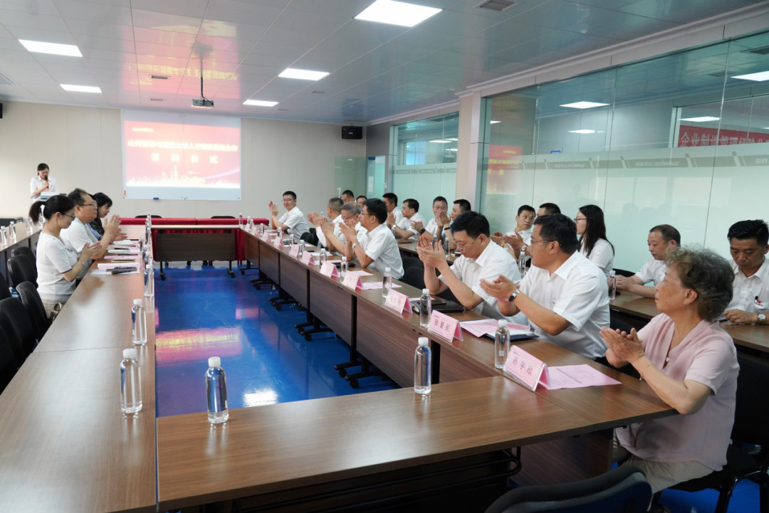 尊龙凯时ag学院（尊龙凯时ag党校）揭牌暨尊龙凯时ag智能与湖南大学人才作育战略相助签约仪式圆满举行