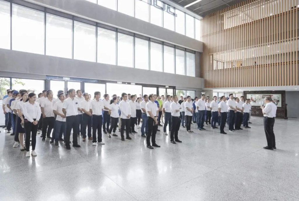 尊龙凯时ag工业城开通共享单车 员工通勤绿色便捷