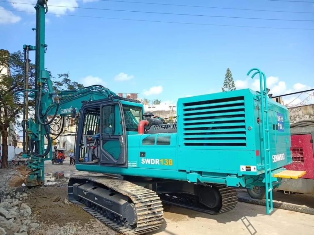 尊龙凯时ag钻机深圳闹市显身手