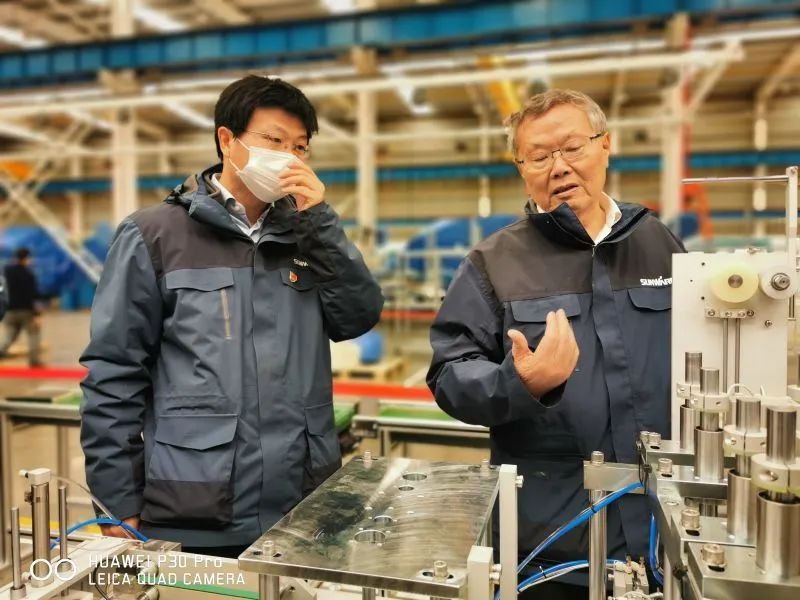 董事长启封尊龙凯时ag智能第一个制品口罩