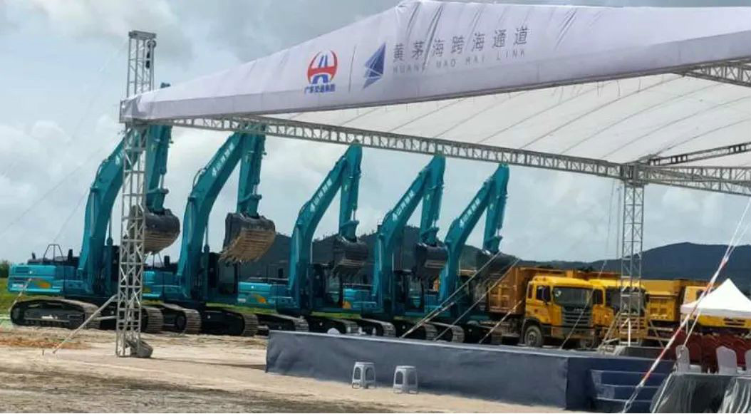 大湾区又一跨海“大桥”开工，尊龙凯时ag智能挖掘机“秀”美现场