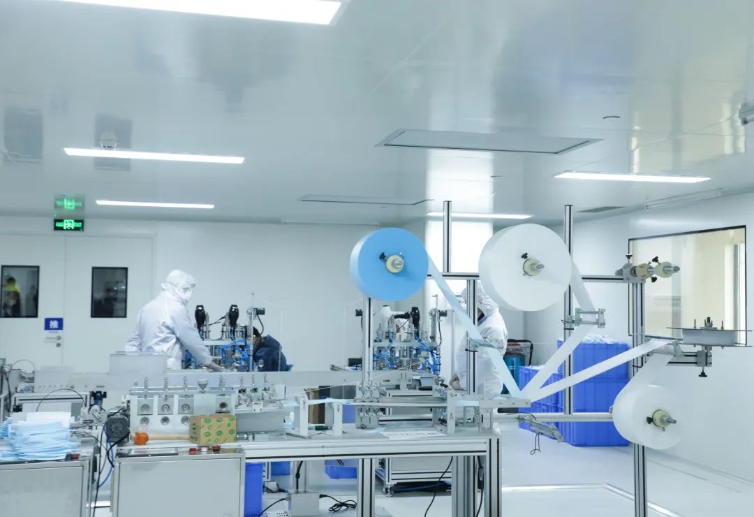 董事长启封尊龙凯时ag智能第一个制品口罩