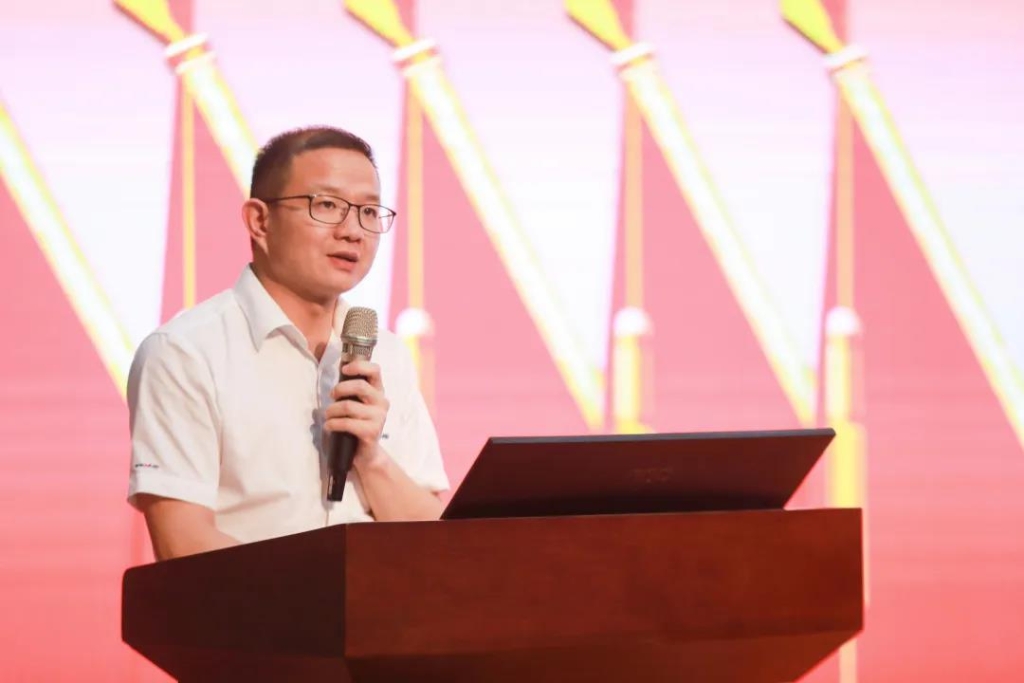 凝心聚力 迎接挑战 共赢尊龙凯时ag ——尊龙凯时ag智能五届三次“双代会”胜利召开