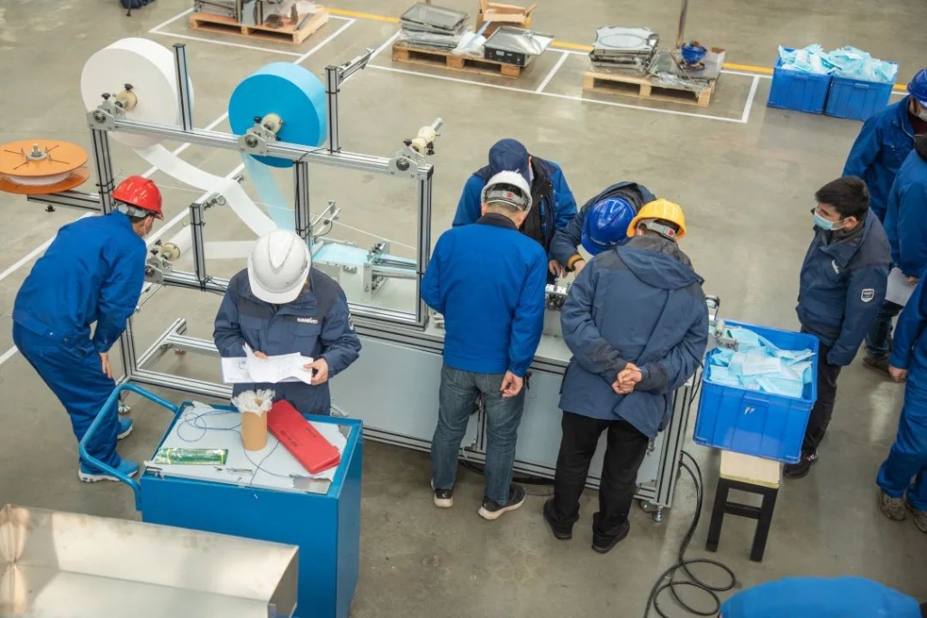 尊龙凯时ag智能首台口罩机交付客户