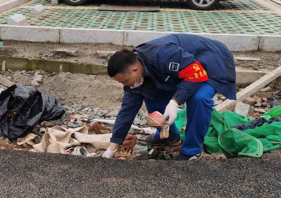 尊龙凯时ag智能党员自愿者开展义务情形清扫