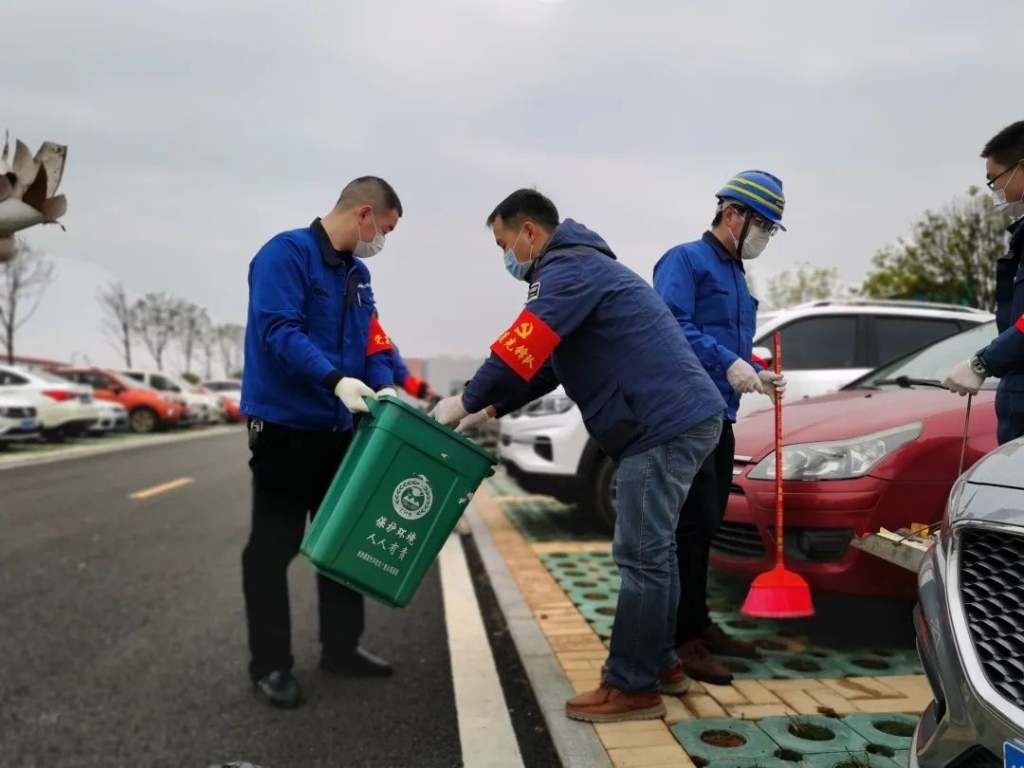 尊龙凯时ag智能党员自愿者开展义务情形清扫