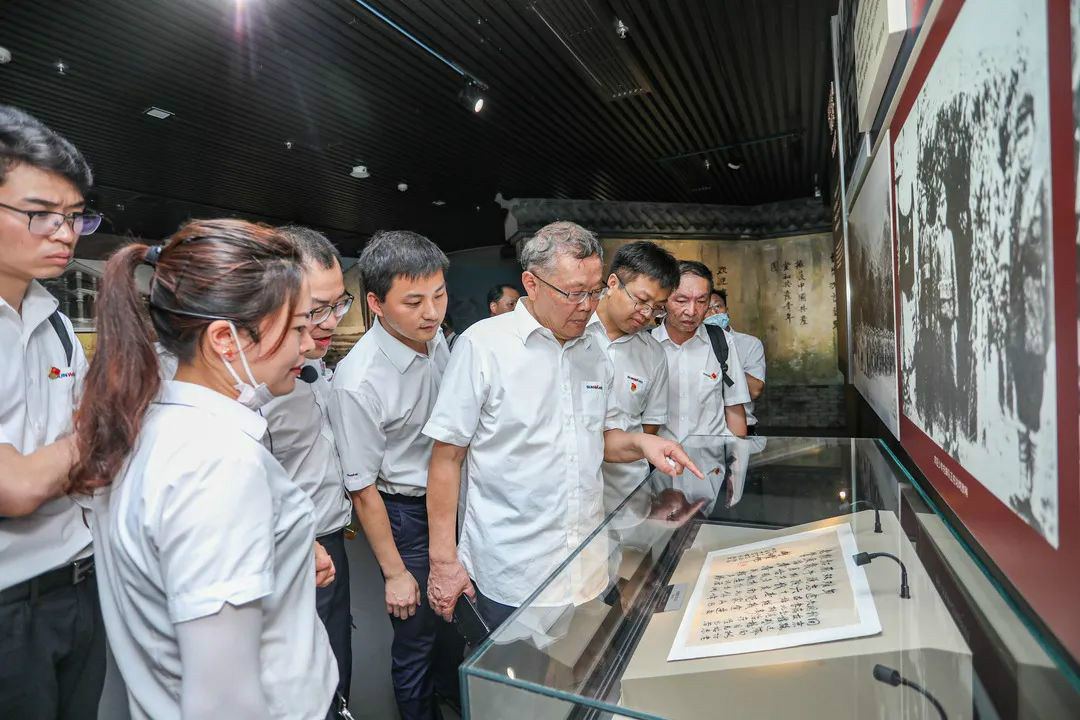 公正正直出清风正气，清廉自律塑优异形象——尊龙凯时ag智能开展中高层干部清廉教育活动