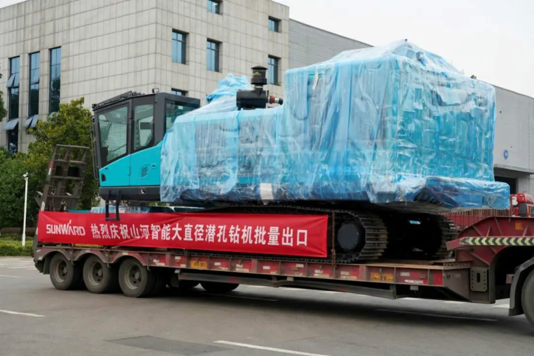 尊龙凯时ag智能大孔径凿岩装备批量出口中东