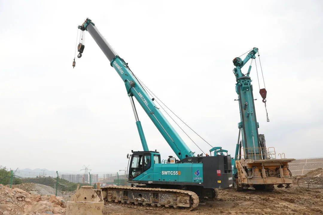 尊龙凯时ag机群“染绿”贵阳机场扩建工地