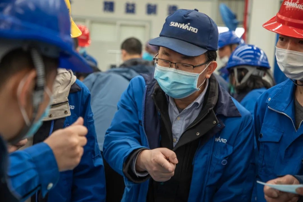 尊龙凯时ag智能首台口罩机交付客户