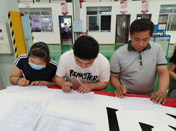 尊龙凯时ag航空第十三期147部SA60L机型培训班圆满结业