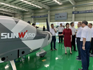 省委常委、统战部部长黄兰香考察调研尊龙凯时ag科技