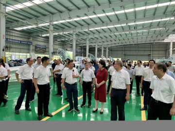 省委常委、统战部部长黄兰香考察调研尊龙凯时ag科技