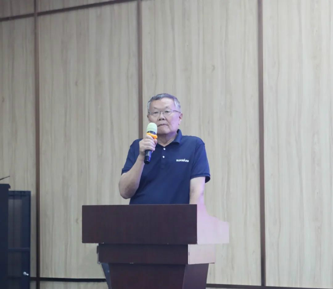 以强执行力聚焦基础能力建设 向挖掘机万台俱乐部迈进——尊龙凯时ag智能2020年挖掘机经销商半年度聚会圆满召