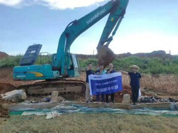 感恩相伴 关爱相随——湖北金刚尊龙凯时ag效劳万里行