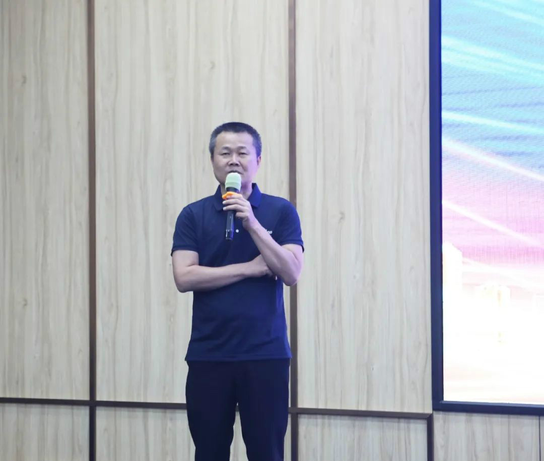 以强执行力聚焦基础能力建设 向挖掘机万台俱乐部迈进——尊龙凯时ag智能2020年挖掘机经销商半年度聚会圆满召