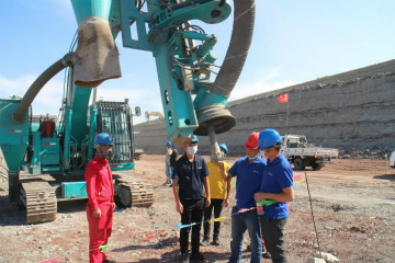 晚上八九点钟的太阳——尊龙凯时ag智能效劳万里行新疆纪实