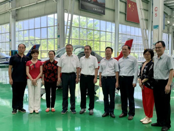 省委常委、统战部部长黄兰香考察调研尊龙凯时ag科技