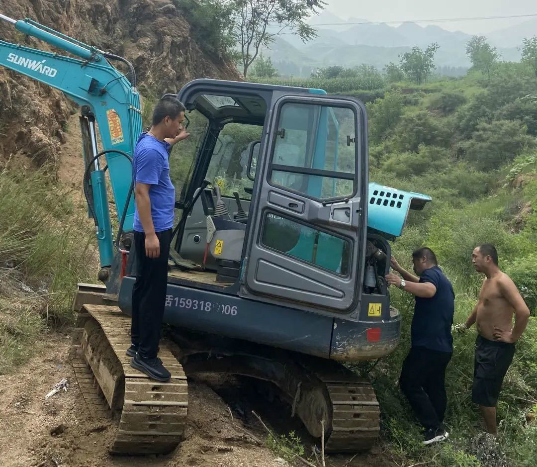 感恩相伴 关爱相随——北京尊龙凯时ag效劳万里行