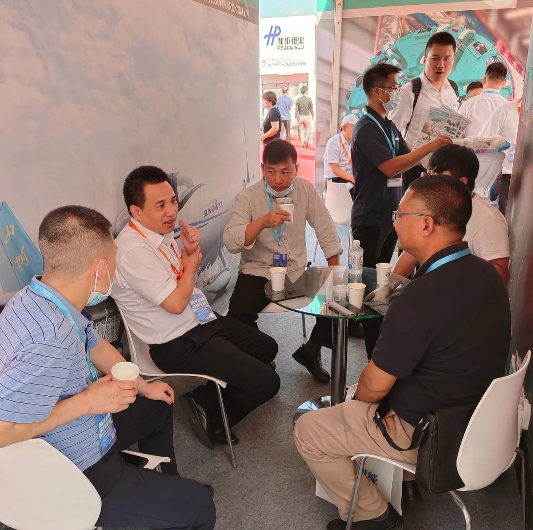 尊龙凯时ag智能高空作业装备“吸睛”雄安展