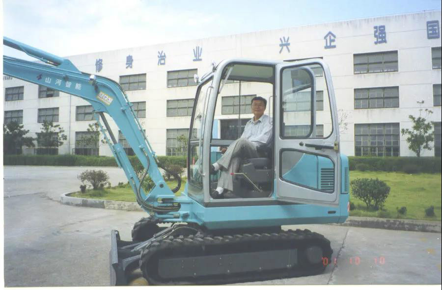 以先导式立异实现挖掘机从无到有，从小到大，从大到强！