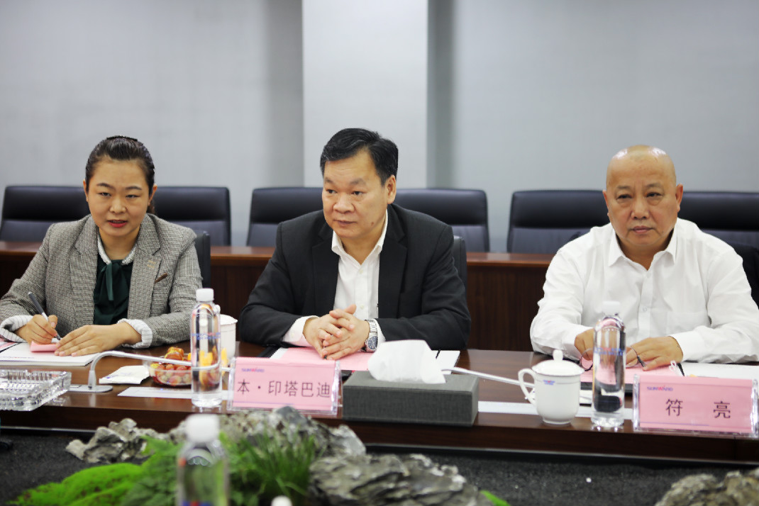 老挝长沙总领事本·印塔巴迪考察尊龙凯时ag智能