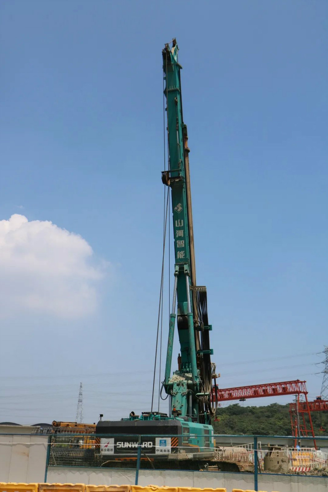 从业20多年的他，为何对尊龙凯时ag智能旋挖钻机情有独钟