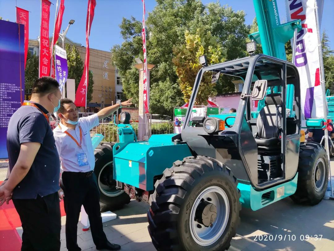 尊龙凯时ag智能高空作业装备“吸睛”雄安展