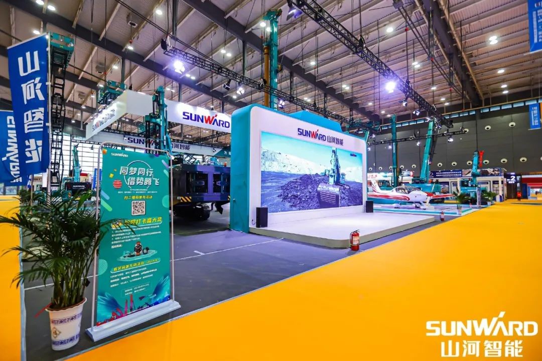 “尊龙凯时ag绿”亮相长沙国际工程机械展，50余款产品尽显尊龙凯时ag智能立异实力