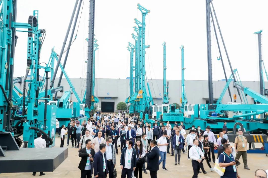 “爆品”出击！尊龙凯时ag智能客户交流会签约超8亿元