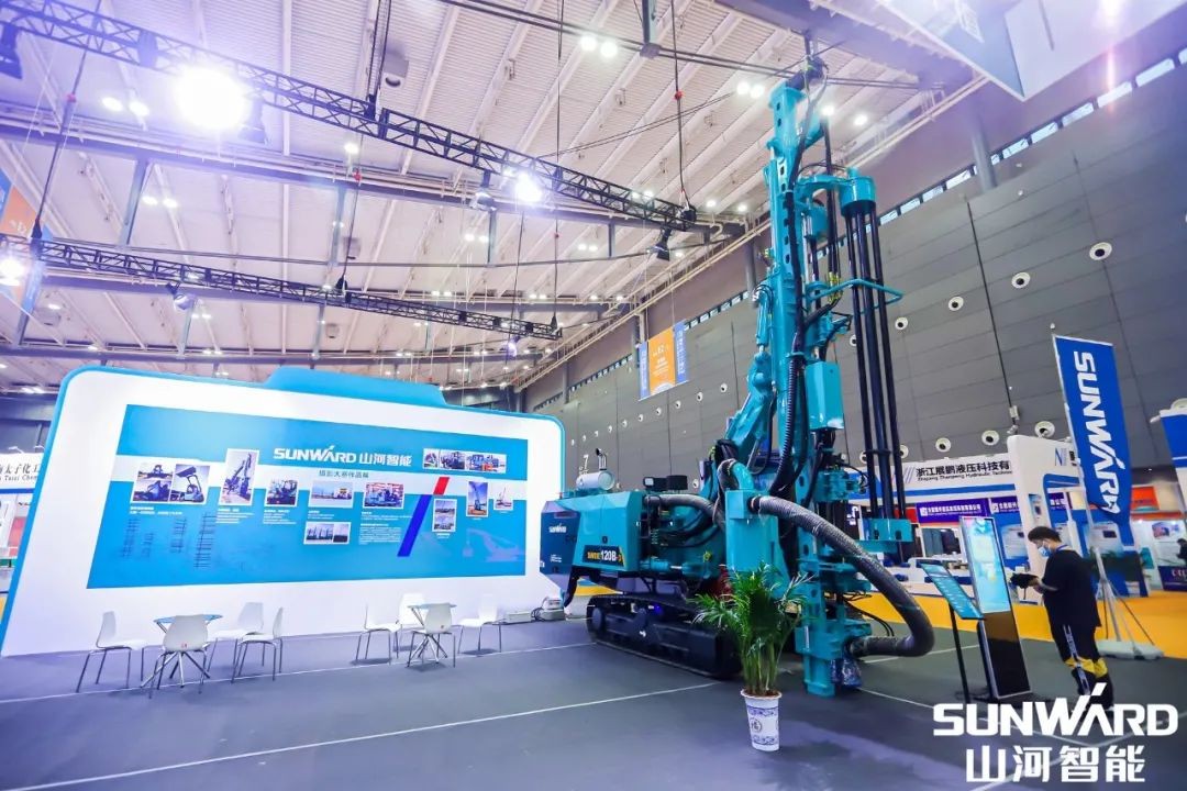 “尊龙凯时ag绿”亮相长沙国际工程机械展，50余款产品尽显尊龙凯时ag智能立异实力